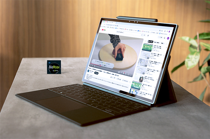 Ordinateur montrant un tutoriel vidéo de Mazet Santé